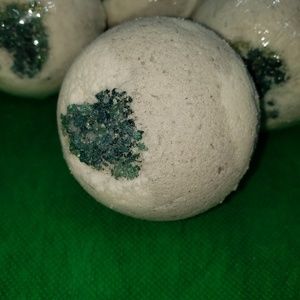 5 EA Mint geodes bath bombs